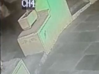 ORE 7: Bianco in via Carle Costanzo