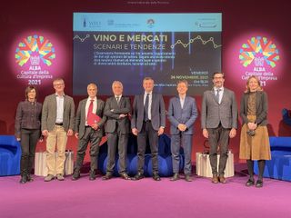 I partecipanti alla tavola rotonda I partecipanti alla tavola rotonda