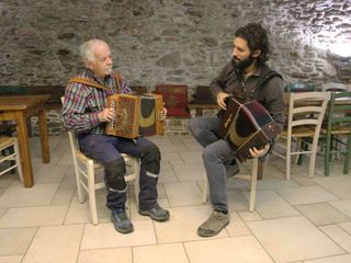 Luigi e Daniele suonano i "semitoun"