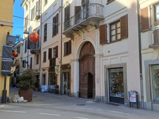 Via Tapparelli con ingresso da piazza Molineri