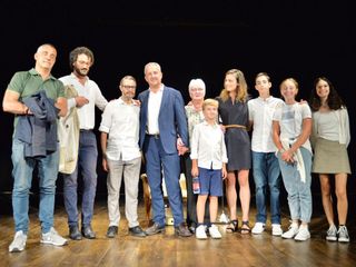 Foto di gruppo del cast Foto di gruppo del cast