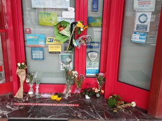 La tabaccheria gestita dal giovane in piazza Cristo Re ad Alba