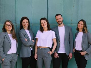 Il team dell'accoglienza alla Tenuta Monsordo Bernardina di Alba della Ceretto