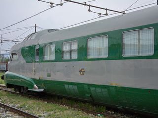 Il treno Arlecchino Il treno Arlecchino
