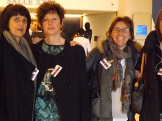 socie Zonta all'ingresso della sala conferenze