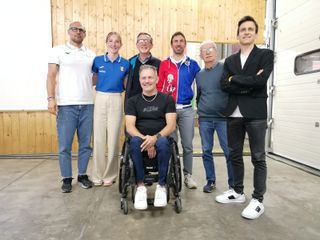 I campioni con il giornalista Emanuele Lubatti (credits foto L'Unione Monregalese)