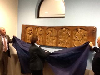 L'inaugurazione della scultura dell'Anno del Legno