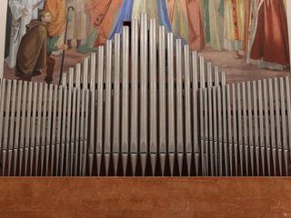 L'organo della parrocchiale di Cristo Re L'organo della parrocchiale di Cristo Re