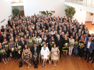 Con il gruppo dei premiati per i 30 anni in azienda (Foto Murialdo Muratore)