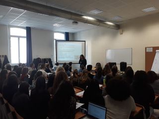 La lezione con gli studenti di Infermieristica a Cuneo La lezione con gli studenti di Infermieristica a Cuneo