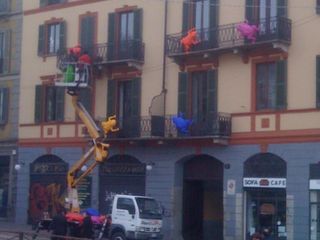 Immagini di Cracking Art ai Navigli di Milano