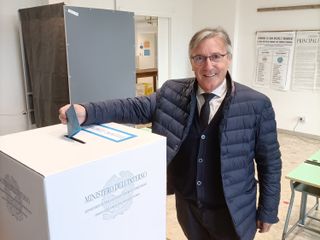 Domenico Michelotti al voto a San Michele Mondovì