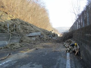 La frana che ha interrotto la circolazione, adesso finalmente rimossa