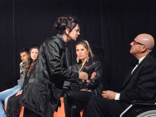 Scatto fotografico  tratto dalla Commedia La Brocca Rotta della Compagnia Teatro Prosa Saluzzo