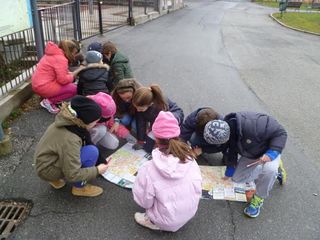 Saluzzo, la caccia al tesoro delle classi IV A e B della Pivano che ha preceduto l'intitolazione del Politeama a Magda Olivero