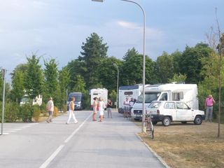 Saluzzo, l'area camper nel posteggio Bodoni