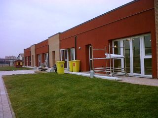 L'esterno della scuola