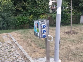 Saluzzo, colonna erogazione corrente nell'area camper nel posteggio Bodoni