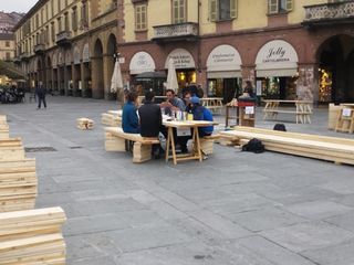 Saluzzo, duo francese boijeot.renauld in piazza Cavour