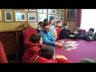 Saluzzo, le classi IV A e B della Pivano che hanno proposto l'intitolazione del Politeama a Magda Olivero in sala rossa