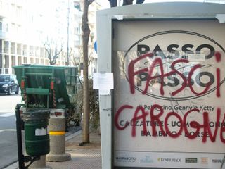 Deturpata anche una fermata autobus in corso Giolitti