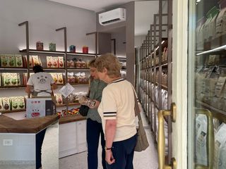 Saluzzo, il nuovo negozio Biscotti Cavanna in piazza Garibaldi 18 Saluzzo, il nuovo negozio Biscotti Cavanna in piazza Garibaldi 18