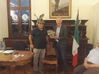 Piergiorgio Carena e il vicesindaco di Saluzzo Franco Demaria nella sede sezionale alla ex Caserma Musso Piergiorgio Carena e il vicesindaco di Saluzzo Franco Demaria nella sede sezionale alla ex Caserma Musso