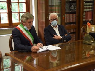 Il conferimento della cittadinanza onoraria nella sede del Centro Studi Ginocchi, presieduto da Marco Mantovani - foto Moreno Nicoloso