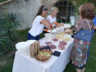 un momento del rinfresco al Castello della Manta un momento del rinfresco al Castello della Manta