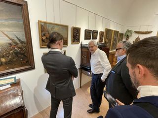 Vittorio Sgarbi alla mostra dell'Antiquariato in Castiglia Vittorio Sgarbi alla mostra dell'Antiquariato in Castiglia
