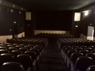 Barge, l'interno del cinema comunale