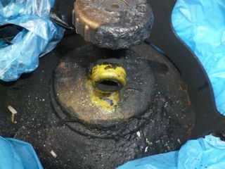 La bombola rinvenuta all'interno del fabbricato di via Ostana 4