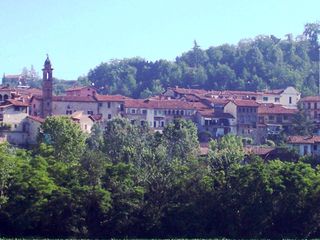 Farigliano invaso dall'acqua, in un'immagine trasmessaci a notte fonda dalla Polizia Municipale