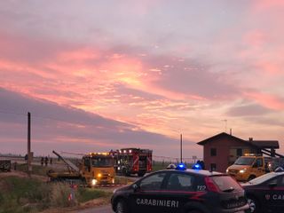 Il recupero delle vetture dopo il tragico incidente