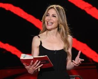 'Belve' torna su Rai 2: Fagnani annuncia la nuova edizione dal 28 ottobre con 7 puntate 'Belve' torna su Rai 2: Fagnani annuncia la nuova edizione dal 28 ottobre con 7 puntate