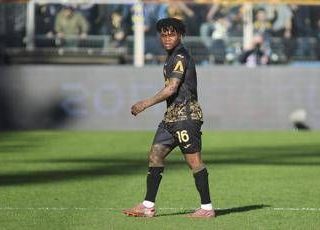 Orban accusa arbitro di razzismo dopo espulsione? Prima il tweet, poi Verona smentisce