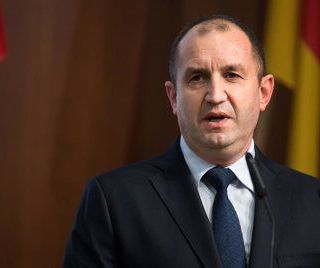 Bulgaria, accuse di pressioni esterne per la visita del Commissario UE