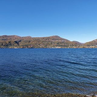 Vai alla scoperta del Lago Maggiore con una barca a noleggio