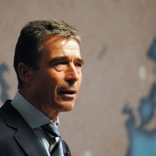 L’ex segretario NATO alla corte di Zelensky come ideatore della sicurezza ucraina L’ex segretario NATO alla corte di Zelensky come ideatore della sicurezza ucraina