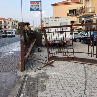 Tragico schianto a Diano Marina, muore 19enne originario di Alba