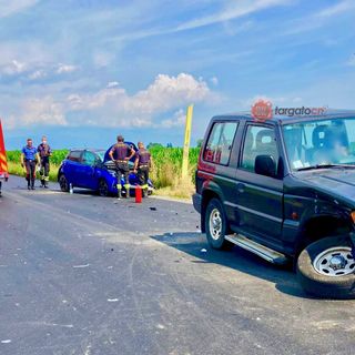 Scontro tra due auto sulla “Saluzzo-Pinerolo”: due feriti