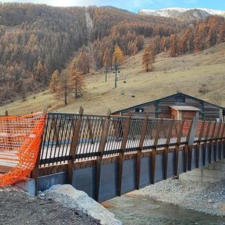 Continuano i lavori per il ponte sullo Stura a Bersezio di Argentera Continuano i lavori per il ponte sullo Stura a Bersezio di Argentera