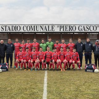 La prima squadra della Monregale Calcio (foto sito Monregale)