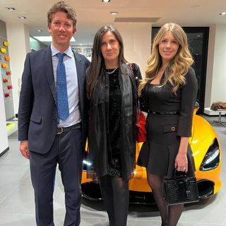Nella foto, la giornalista ed event manager del nuovo premio di More News, “ Evolution Horizon Award”, tra Raffaello Cairoli e Trudy Berger, alla serata di inaugurazione del Monaco et Suisse Investment Forum (da questa edizione MIIF), l’anno scorso presso “La Boutique Mc Laren” nel Principato di Monaco.