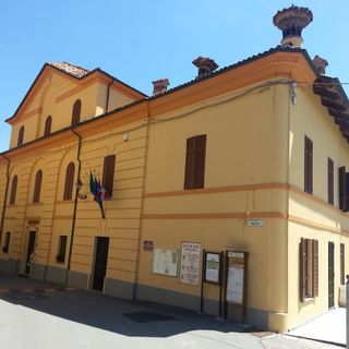 Il municipio di Vezza d'Alba, tra quelli interessati dall'indagine della Guardia di Finanza Il municipio di Vezza d'Alba, tra quelli interessati dall'indagine della Guardia di Finanza