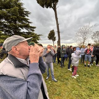 Suonatori di conchiglie sul Castel Verde di Castagnito