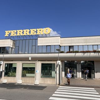 L'ingresso dello stabilimento albese di Ferrero