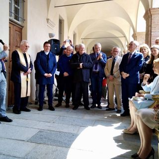 Un momento della cerimonia di intitolazione del chiostro dei Somaschi a Michele Ferrero Un momento della cerimonia di intitolazione del chiostro dei Somaschi a Michele Ferrero