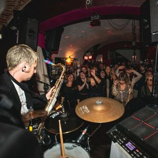 Un concerto nell'Arena del Caffè Boglione di Bra (Facebook)