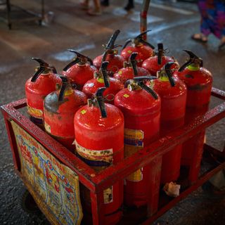 Una non corretta manutenzione degli estintori, tra le irregolarità emerse dai controlli (Foto Bullkim - Pixabay) Una non corretta manutenzione degli estintori, tra le irregolarità emerse dai controlli (Foto Bullkim - Pixabay)